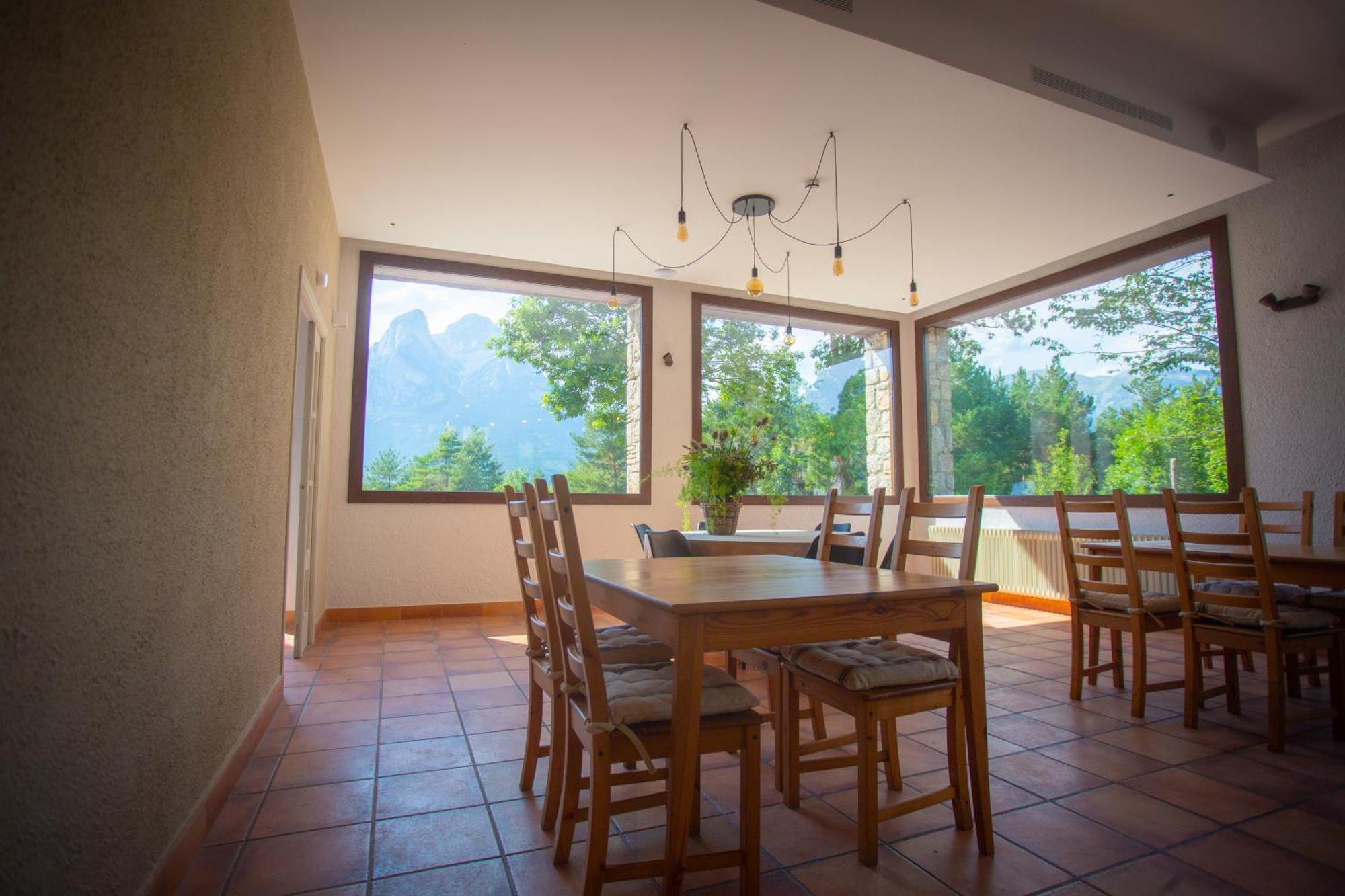 فندق L'Indret Del Pedraforca Adults Only Saldés المظهر الخارجي الصورة