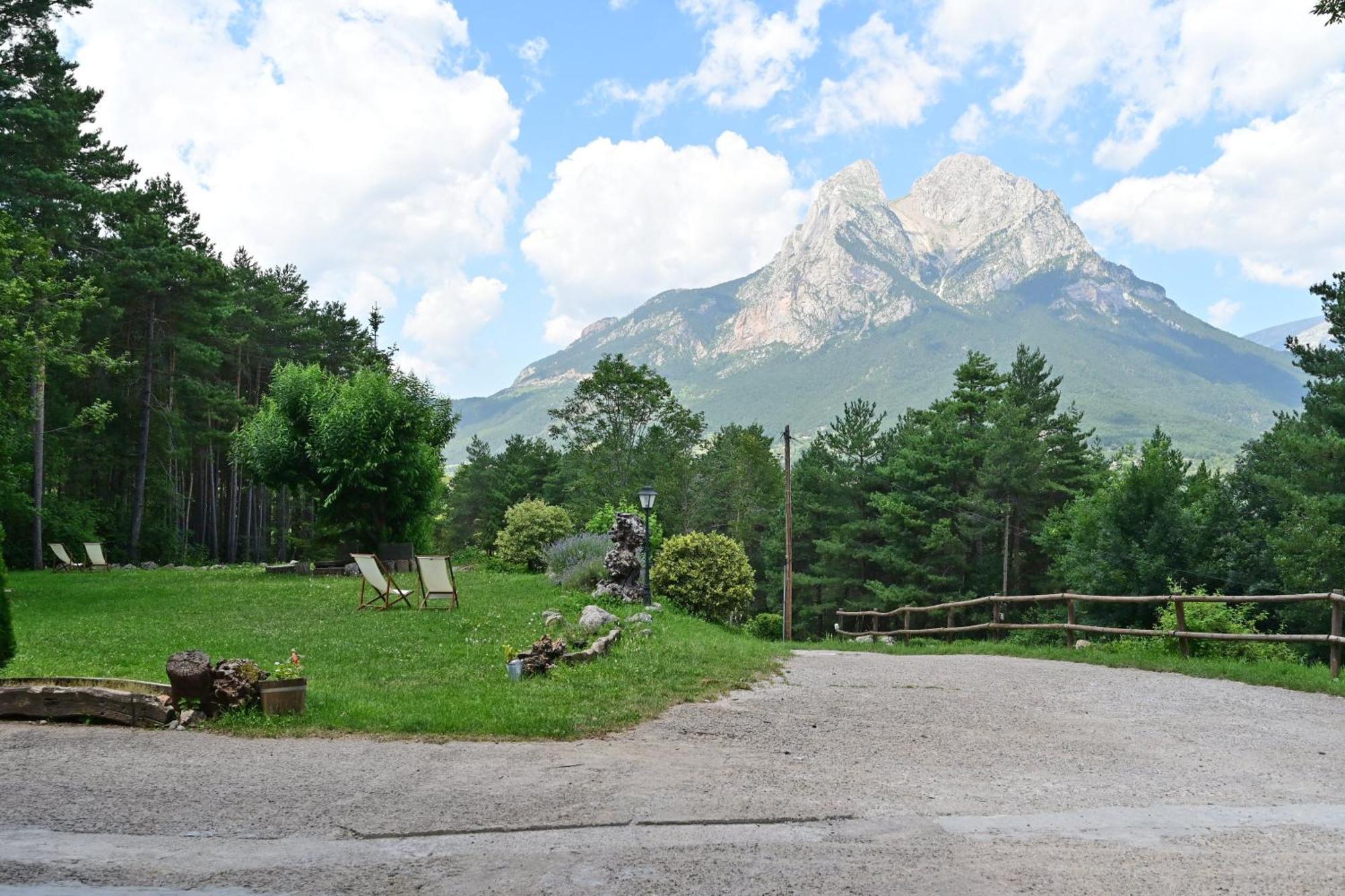 فندق L'Indret Del Pedraforca Adults Only Saldés المظهر الخارجي الصورة