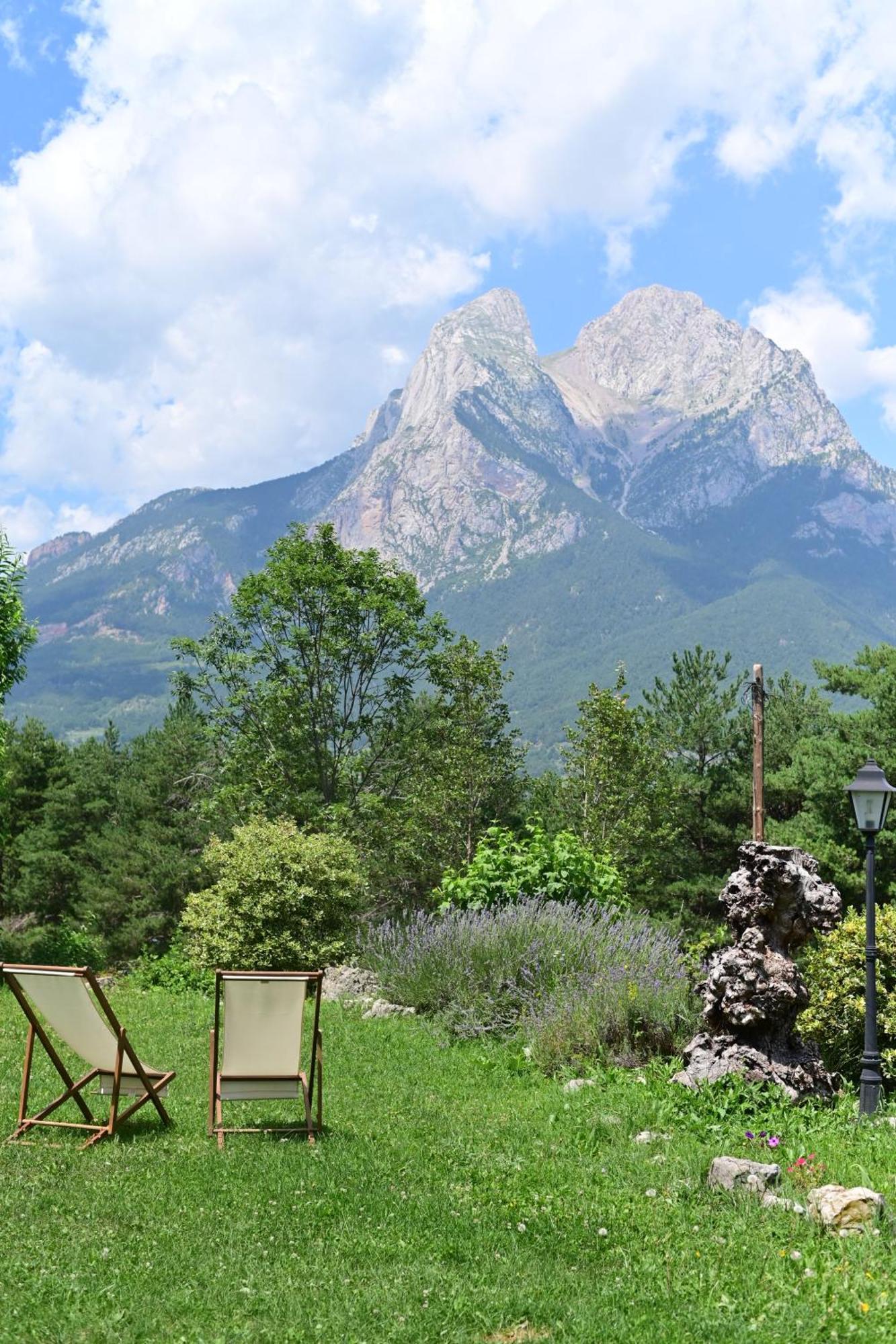 فندق L'Indret Del Pedraforca Adults Only Saldés المظهر الخارجي الصورة